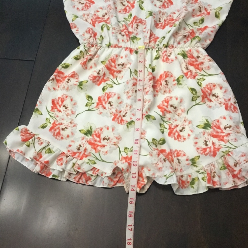 UO Pins And Needles Floral Romper Size M NWOT - Picture 15 of 16